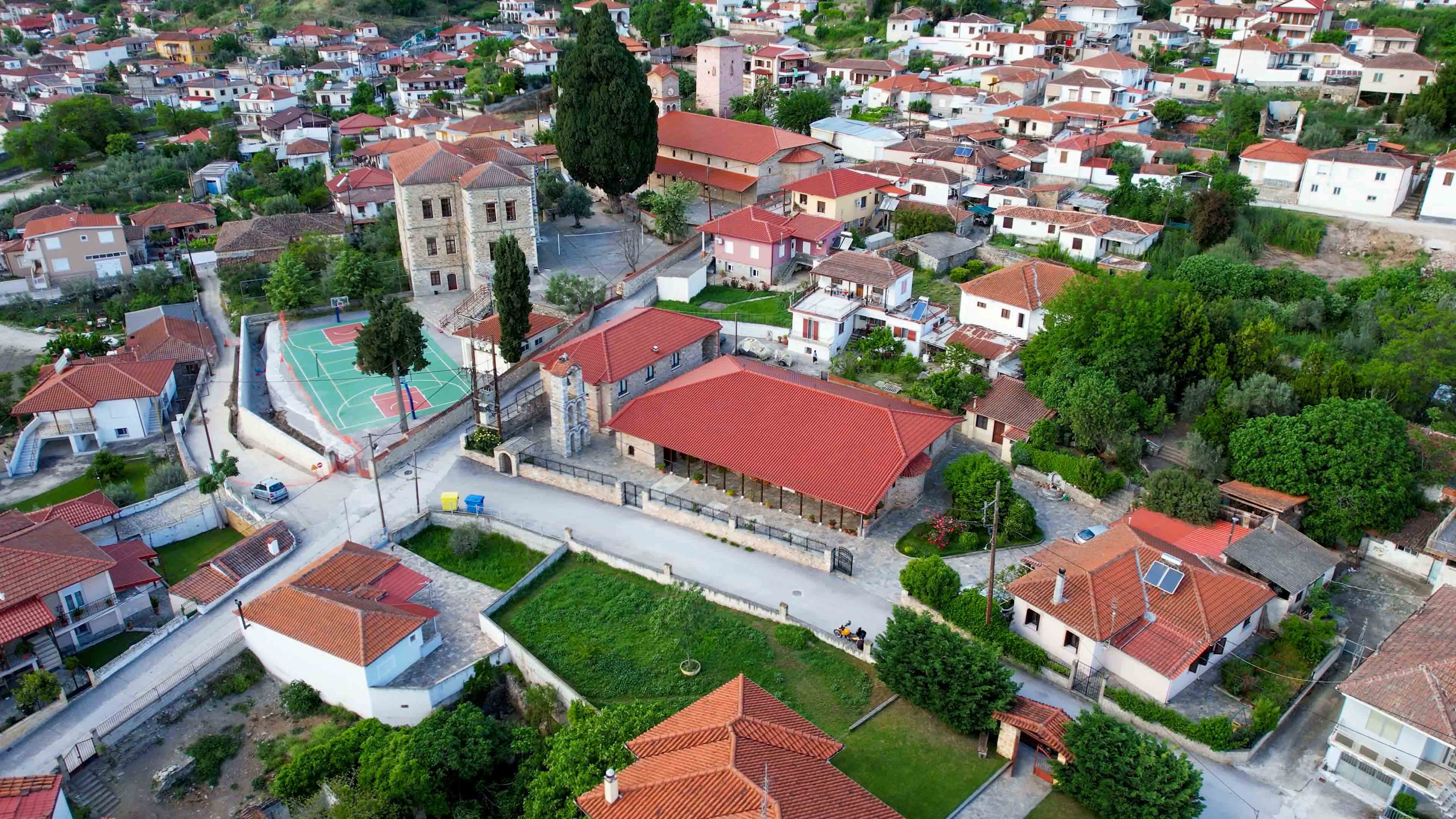 Μοναστήρι στην Τσαριτσάνη